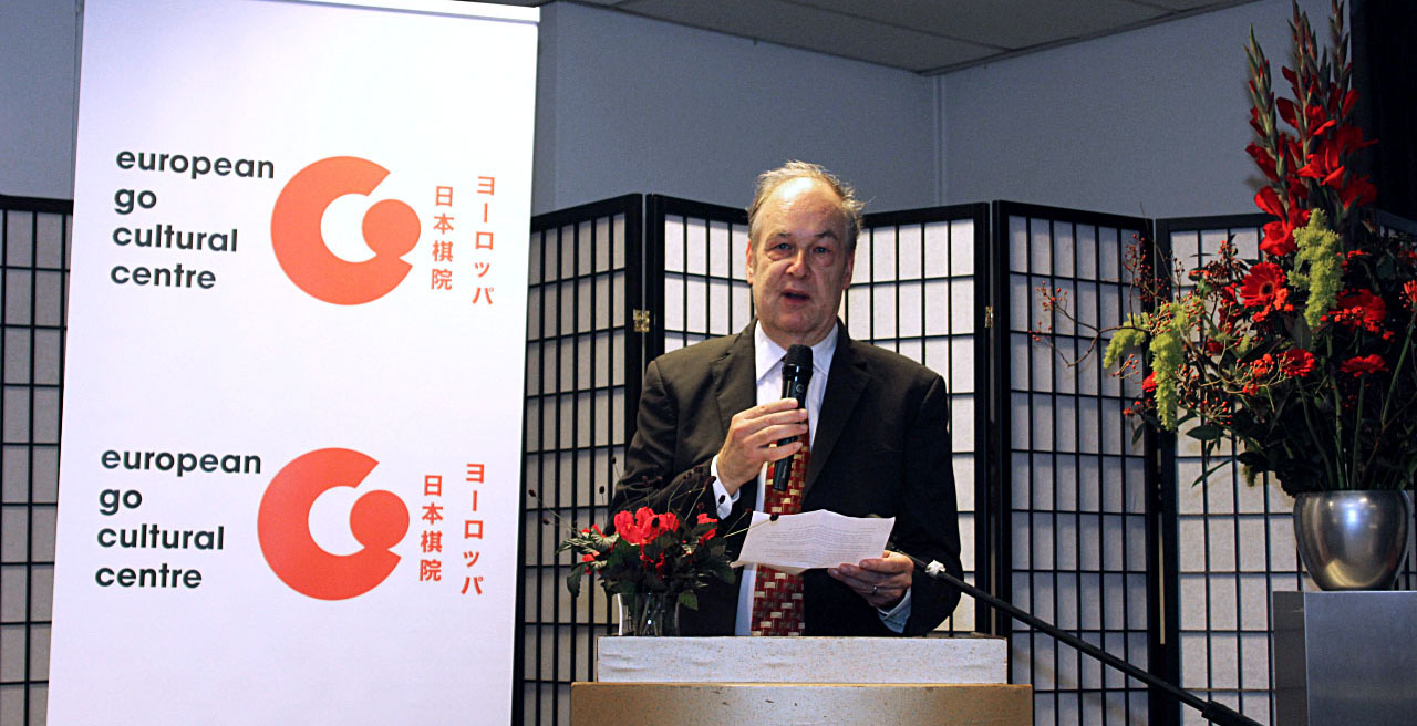 Mr. Zandveld, chairman of the European Go Cultural Centre, talked about the original plans for the EGCC when it was established in 1992. He explained how the function of the building changed over the years and stressed the importance of adaptation to a new era, looking forward, towards the future.